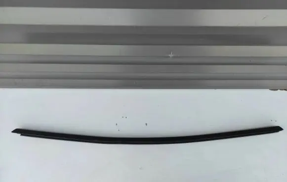 Tesla Model Y Door glass rail 1495722-00-C