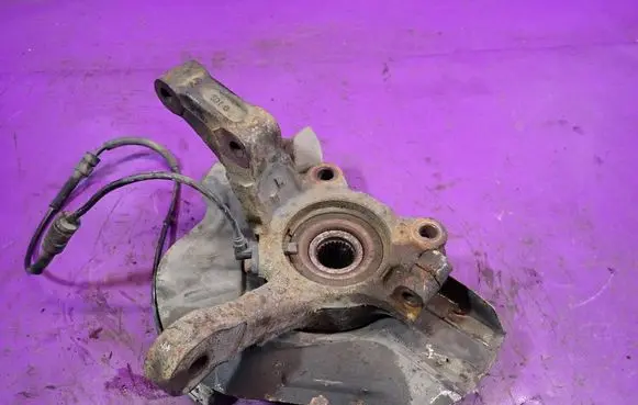 Lancia Phedra Front wheel hub spindle knuckle