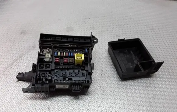 Mitsubishi Outlander Fuse box set