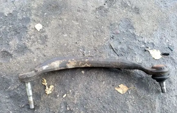 Nissan Primera Front lower control arm/wishbone
