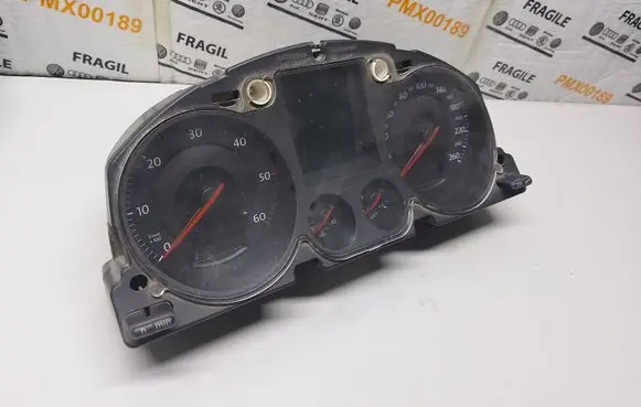 Volkswagen PASSAT B6 Speedometer (instrument cluster) 3C0920871