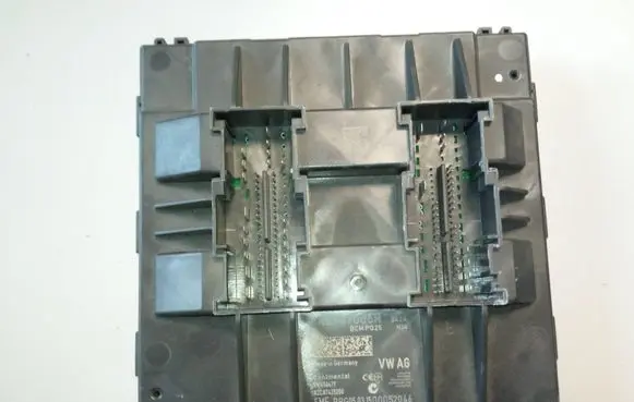 Skoda Rapid (NH) Comfort/convenience module 6R0937086R NE69649