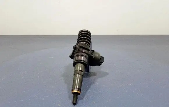 Audi A6 Allroad C5 Fuel injector 038130073BA