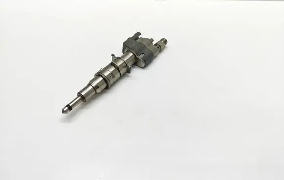 BMW 5 E60 E61 Fuel injector 7589048 758904811 13537589048