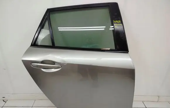 Mazda 3 II Rear door 