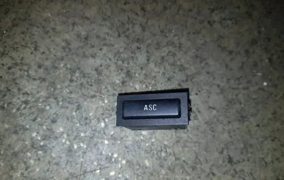 Traction control (ASR) switch