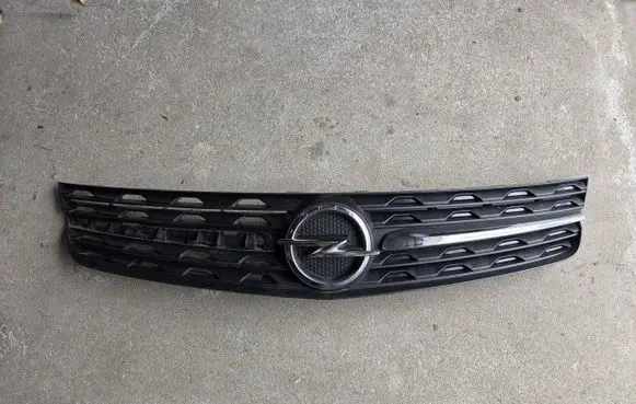 Opel Vivaro Front bumper upper radiator grill 2447101X 39201547 9833128677