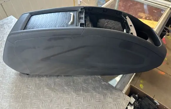 Citroen C4 II Picasso Center console 9677280477