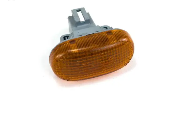 Suzuki Grand Vitara I Front fender indicator light 6R010175