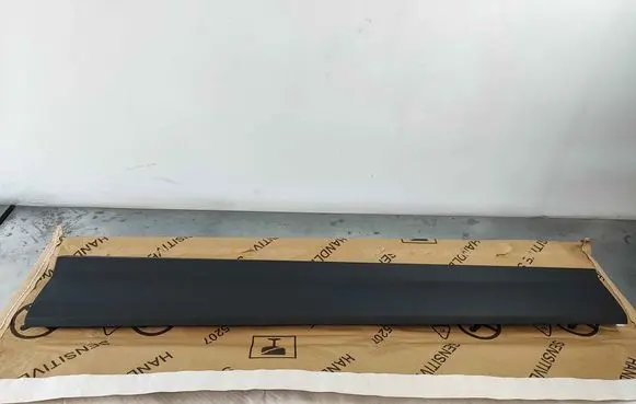 Audi Q2 - Front door trim (molding) 81a8539594w3