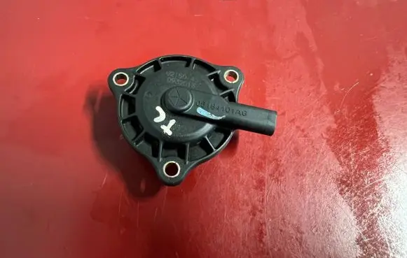 Chrysler Town u0026 Country V Camshaft vanos timing valve 05184101AG