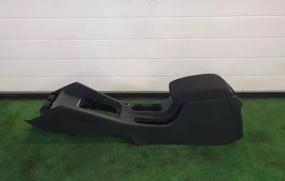 Skoda Octavia Mk3 (5E) Center console 5E1863243B