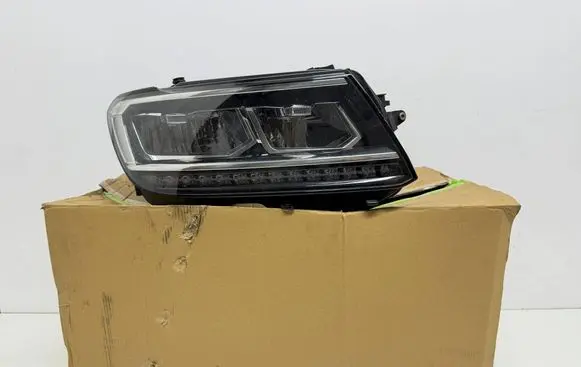 Volkswagen Tiguan Headlight/headlamp 5NB941036D