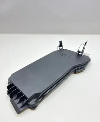Mercedes-Benz C W204 Fuse box cover A2045400182 2045400182