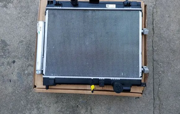 Toyota Yaris Radiator set 164000Y010