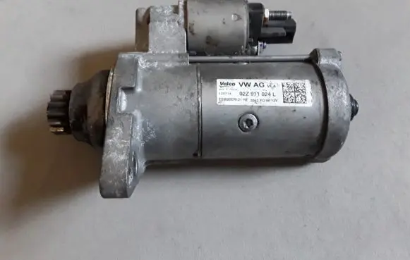 Volkswagen Golf VII Starter motor 02Z911024L