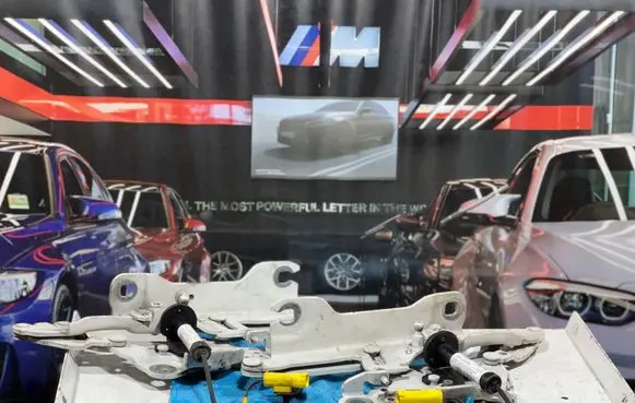 BMW 2 F22 F23 Engine bonnet/hood hinges 7239416