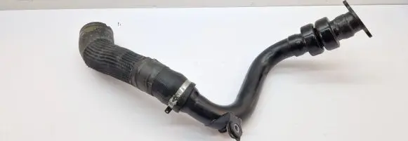 Maserati Ghibli Turbo air intake inlet pipe/hose 670038535