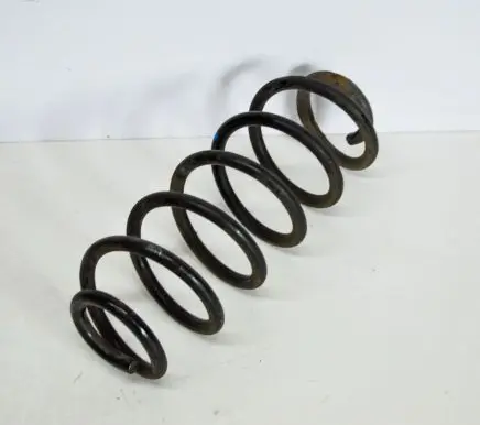 Volkswagen Golf V Rear coil spring