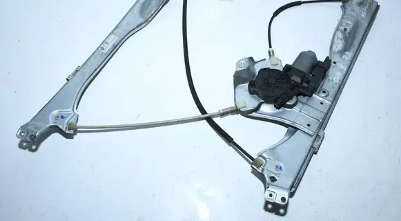 Renault Clio III Front door electric window regulator 8200291147J
