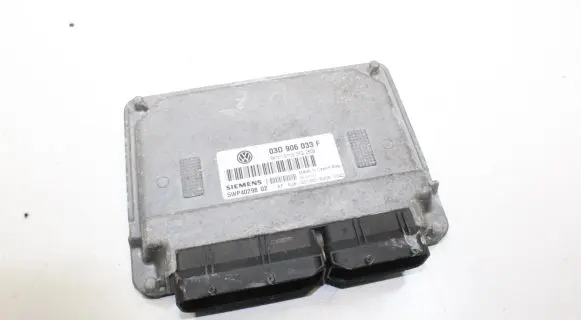 Volkswagen Polo Engine control unit/module 03D906033F 5WP40298