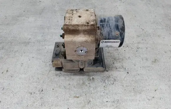 Renault Master II ABS Pump 8200528357