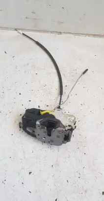 Opel Insignia A Front door lock 13503149