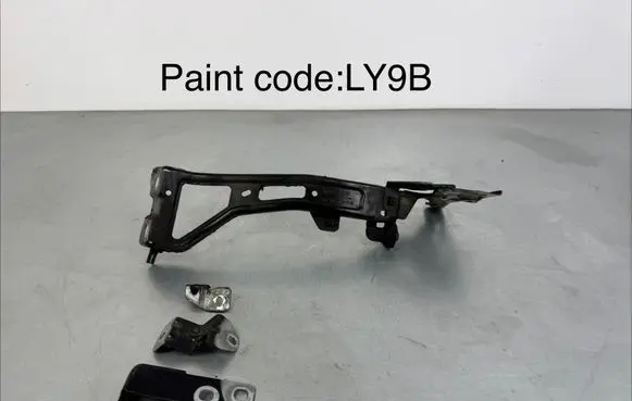 Audi A4 S4 B9 Fender mounting bracket 8W0821135B 8W0821471 8W0821469