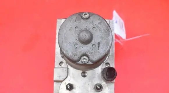 BMW 7 E38 ABS Pump 6759563