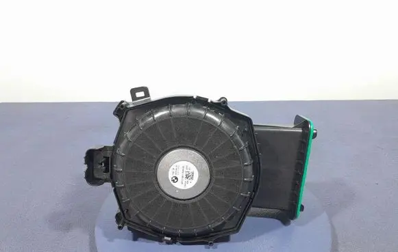 BMW X3 E83 Subwoofer speaker 6811926