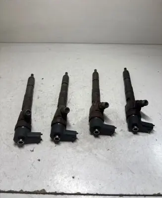 Opel Insignia A Fuel injectors set 0445110327