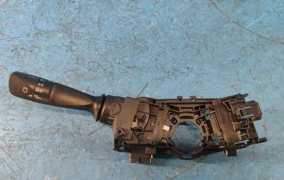 Toyota Camry Gear shift switch/knob 8414006510