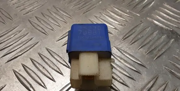 Nissan X-Trail T30 Other relay 2523079981