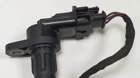 Volvo V60 Engine coolant pipe/hose 8658726