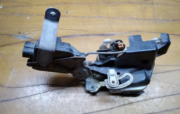 Mitsubishi Space Wagon Rear door lock MR349287 1015280110