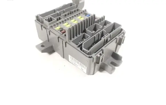 Honda Accord Fuse module 38210-TL4-E21