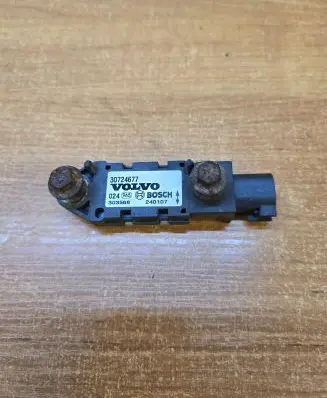 Volvo XC90 Airbag deployment crash/impact sensor 30724677 240107 024965