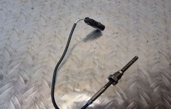 Audi A4 S4 B8 8K Exhaust gas temperature sensor 03L906088D
