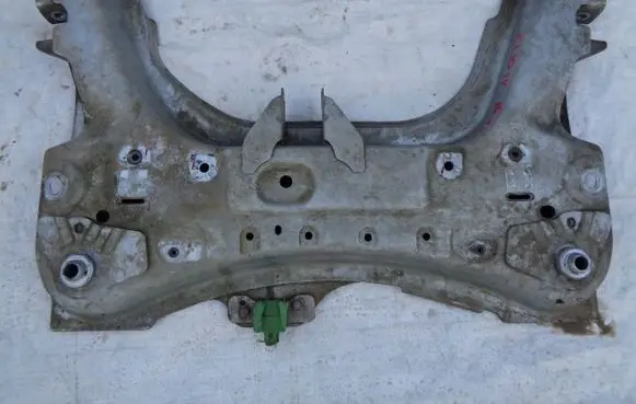 Renault Clio IV Front subframe