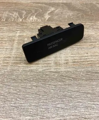 Volkswagen Golf Plus Passenger airbag on/off switch 5M0919234C