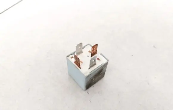 Volkswagen Golf III Other relay 191937503 22204007