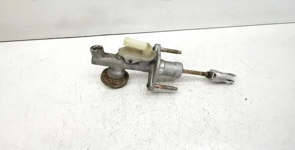 Nissan Almera N16 Clutch slave cylinder 