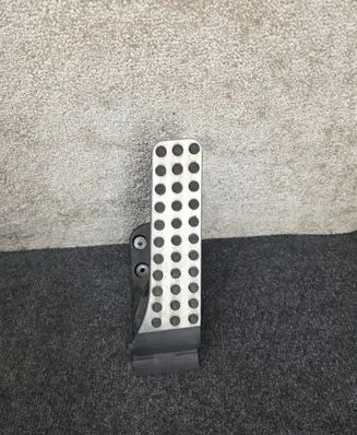 Mercedes-Benz C W205 Accelerator throttle pedal A2053000104 ZGS00508
