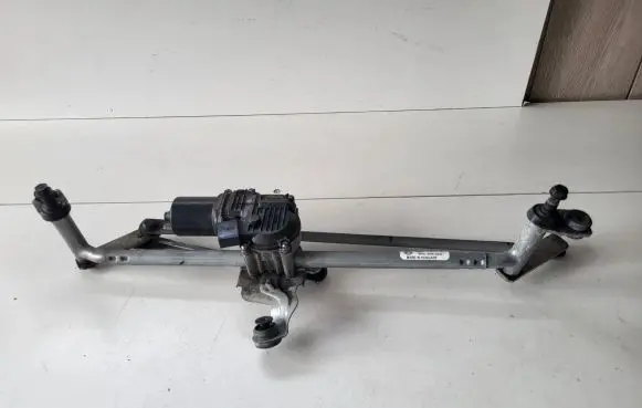 Volkswagen Tiguan Wiper motor 5NC955023