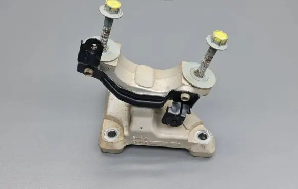 Honda CR-V Steering rack mounting bracket ZHF3 SWAA
