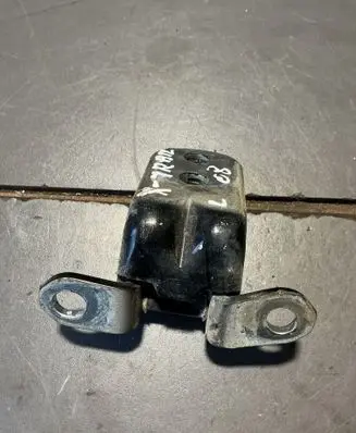 Nissan X-Trail T31 Front door upper hinge