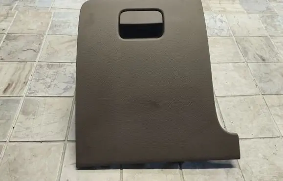 Volkswagen PASSAT B6 Glove box P0108689