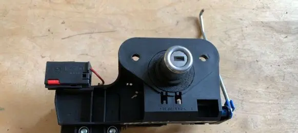 Tailgate opening switch