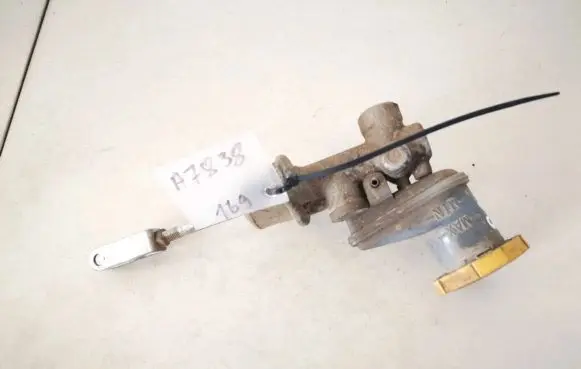 Subaru Forester SF Clutch master cylinder