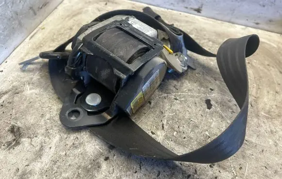 Hyundai Sonata Front seatbelt 888203K930